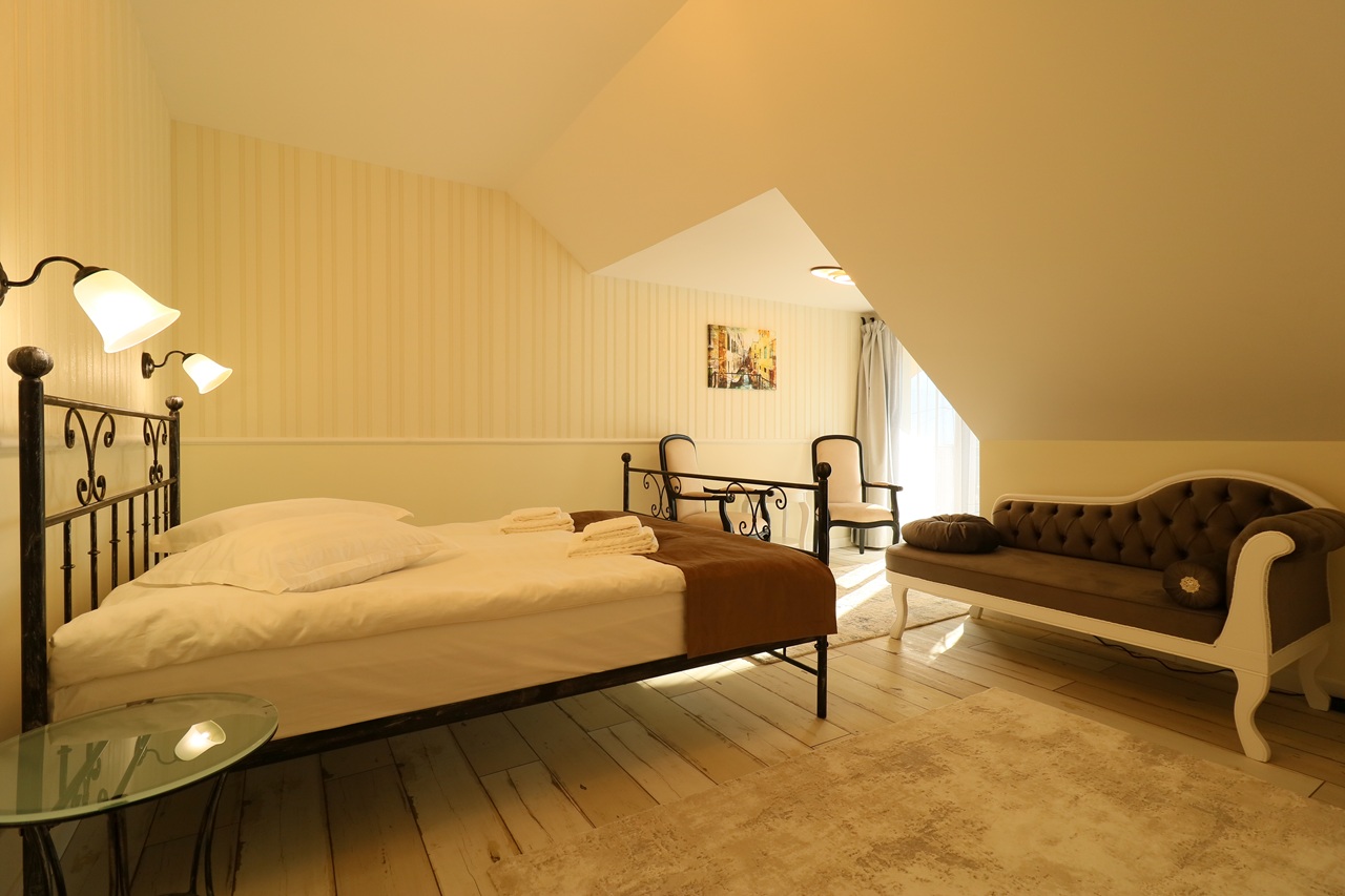 Adagio Room