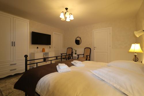 Bed Room Side View 2