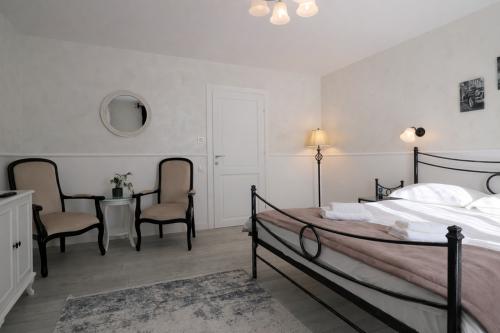 maple_room_12