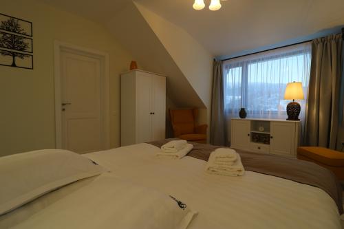 marigold_room_10