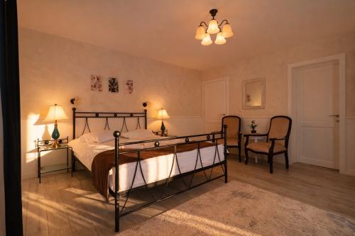 mountain_waltz_room_3