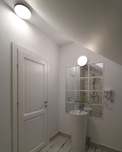 royal_peak_room_9